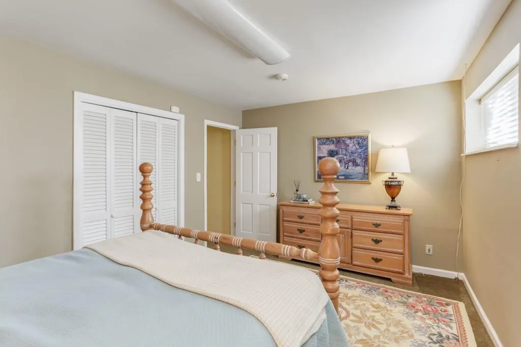 7105 Duncourtney Drive, Atlanta, Georgia 30328, 4 Bedrooms Bedrooms, ,3 BathroomsBathrooms,Residential,Sold,7105 Duncourtney Drive,6647191
