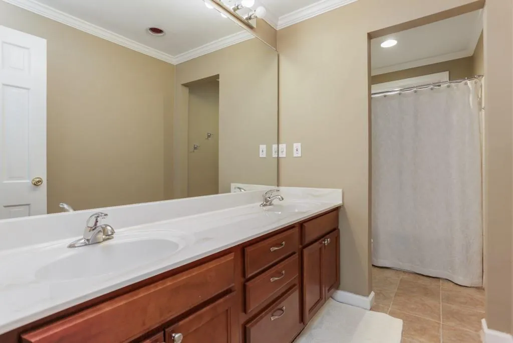 7105 Duncourtney Drive, Atlanta, Georgia 30328, 4 Bedrooms Bedrooms, ,3 BathroomsBathrooms,Residential,Sold,7105 Duncourtney Drive,6647191