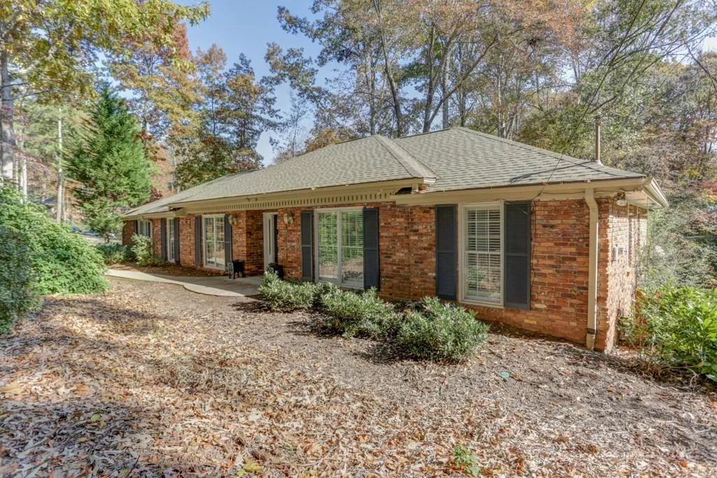 7105 Duncourtney Drive, Atlanta, Georgia 30328, 4 Bedrooms Bedrooms, ,3 BathroomsBathrooms,Residential,Sold,7105 Duncourtney Drive,6647191