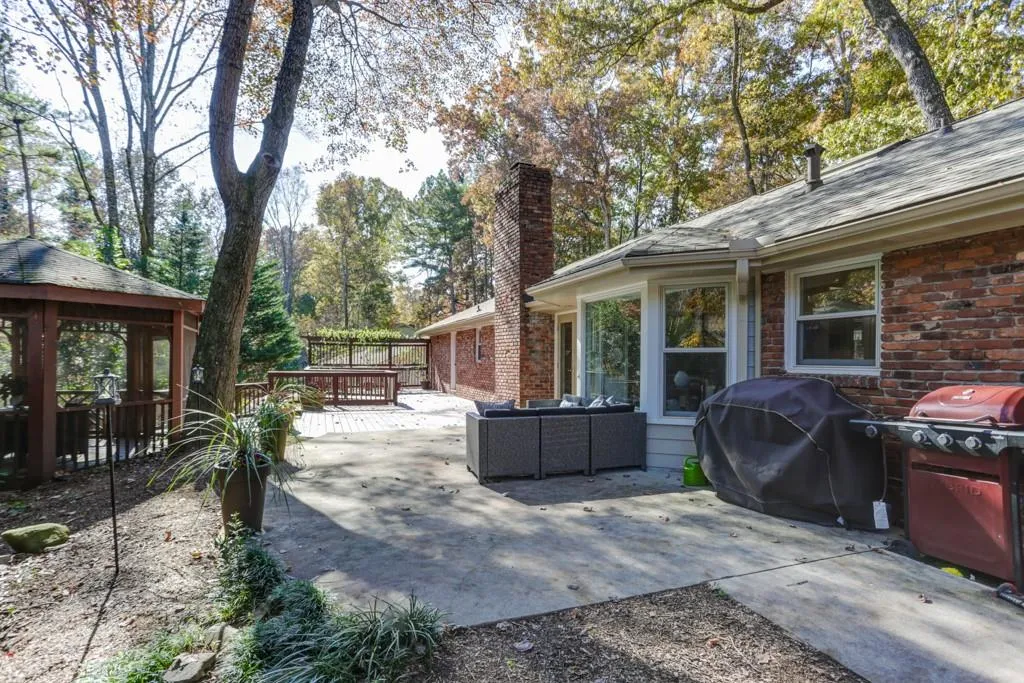 7105 Duncourtney Drive, Atlanta, Georgia 30328, 4 Bedrooms Bedrooms, ,3 BathroomsBathrooms,Residential,Sold,7105 Duncourtney Drive,6647191