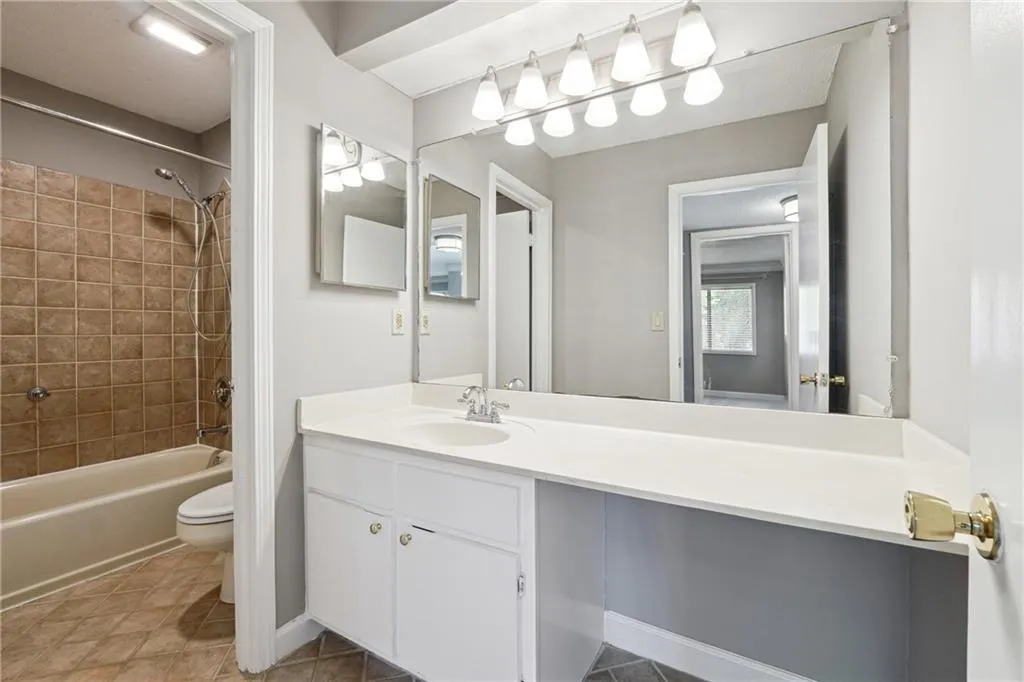 2007 Wingate Way, Atlanta, Georgia 30350, 1 Bedroom Bedrooms, ,1 BathroomBathrooms,Residential,Sold,2007 Wingate Way,7562851