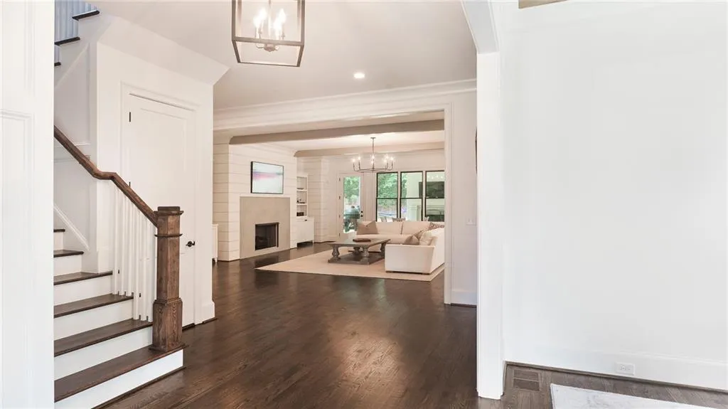 6475 Long Island Drive, Sandy Springs, Georgia 30328, 5 Bedrooms Bedrooms, ,4 BathroomsBathrooms,Residential,Sold,6475 Long Island Drive,7062176