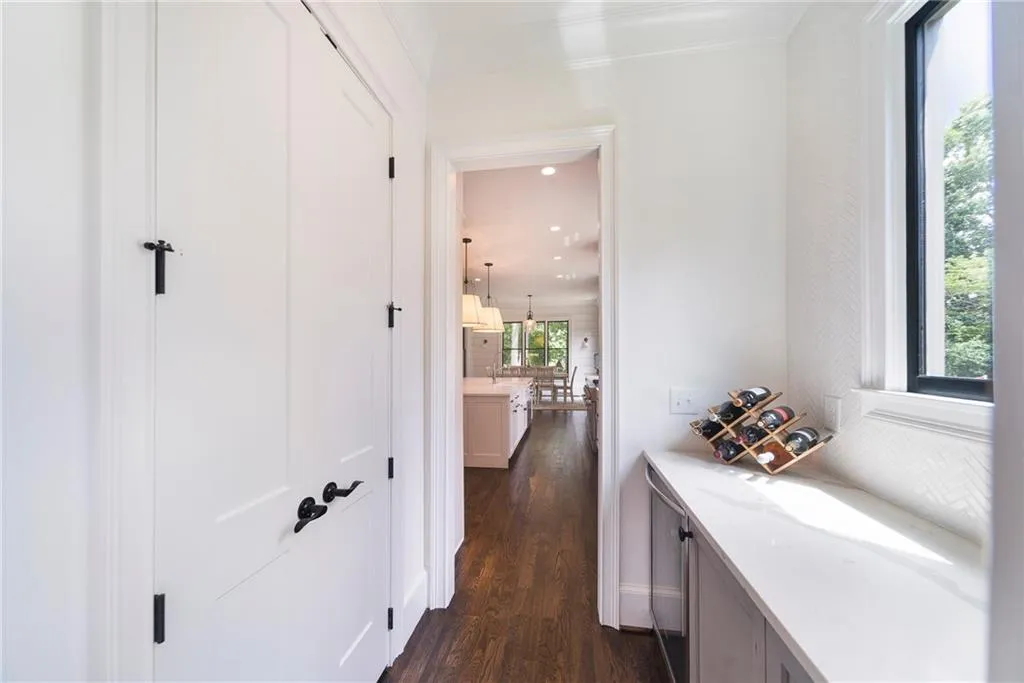 6475 Long Island Drive, Sandy Springs, Georgia 30328, 5 Bedrooms Bedrooms, ,4 BathroomsBathrooms,Residential,Sold,6475 Long Island Drive,7062176