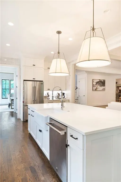 6475 Long Island Drive, Sandy Springs, Georgia 30328, 5 Bedrooms Bedrooms, ,4 BathroomsBathrooms,Residential,Sold,6475 Long Island Drive,7062176