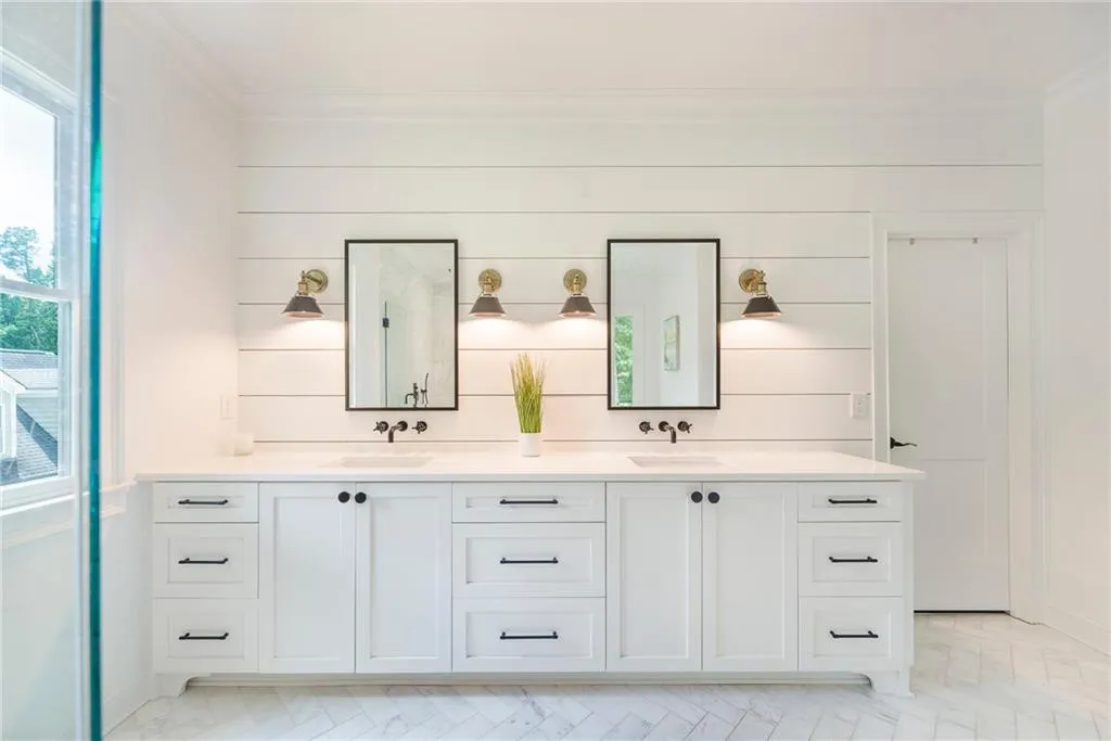 6475 Long Island Drive, Sandy Springs, Georgia 30328, 5 Bedrooms Bedrooms, ,4 BathroomsBathrooms,Residential,Sold,6475 Long Island Drive,7062176