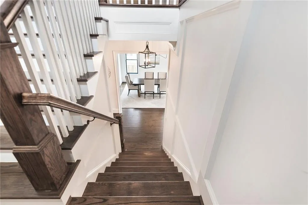 6475 Long Island Drive, Sandy Springs, Georgia 30328, 5 Bedrooms Bedrooms, ,4 BathroomsBathrooms,Residential,Sold,6475 Long Island Drive,7062176