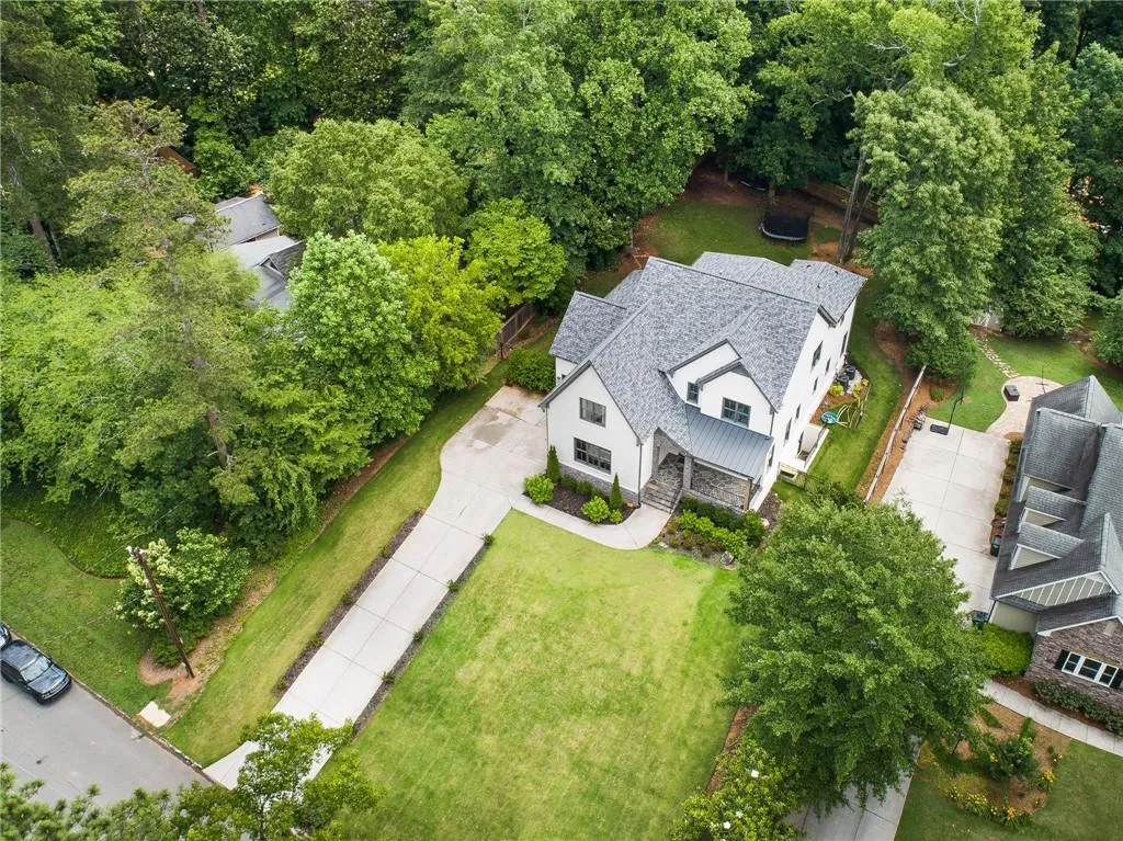6475 Long Island Drive, Sandy Springs, Georgia 30328, 5 Bedrooms Bedrooms, ,4 BathroomsBathrooms,Residential,Sold,6475 Long Island Drive,7062176
