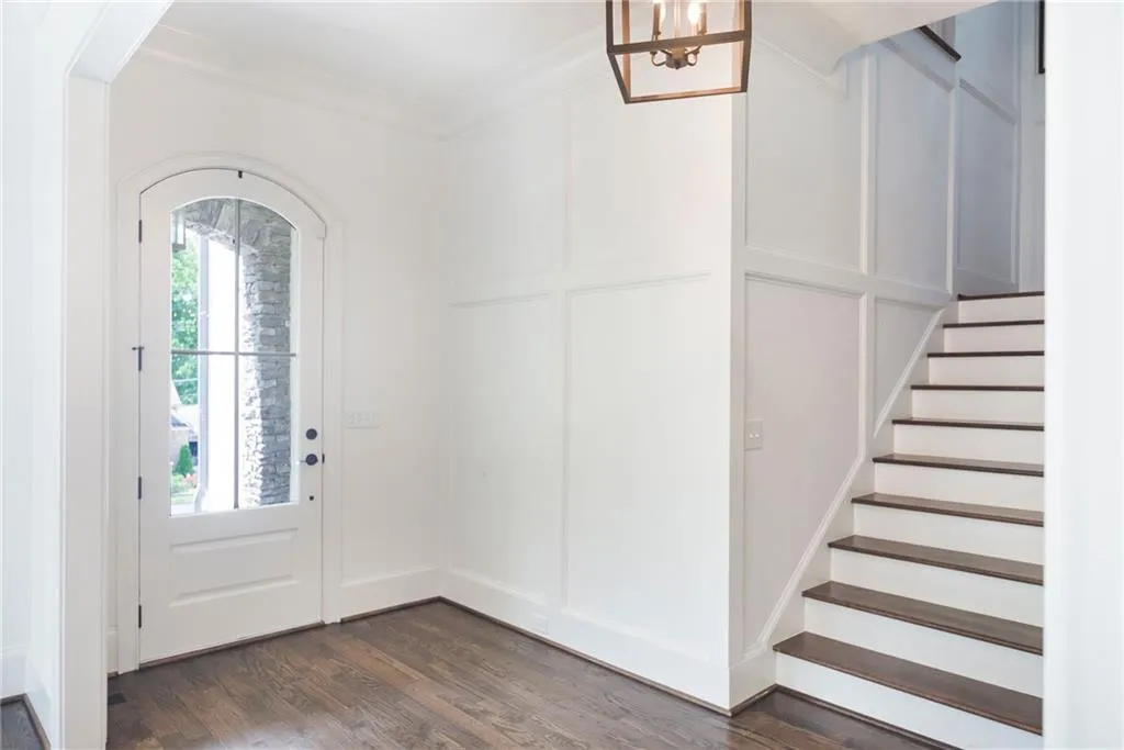 6475 Long Island Drive, Sandy Springs, Georgia 30328, 5 Bedrooms Bedrooms, ,4 BathroomsBathrooms,Residential,Sold,6475 Long Island Drive,7062176