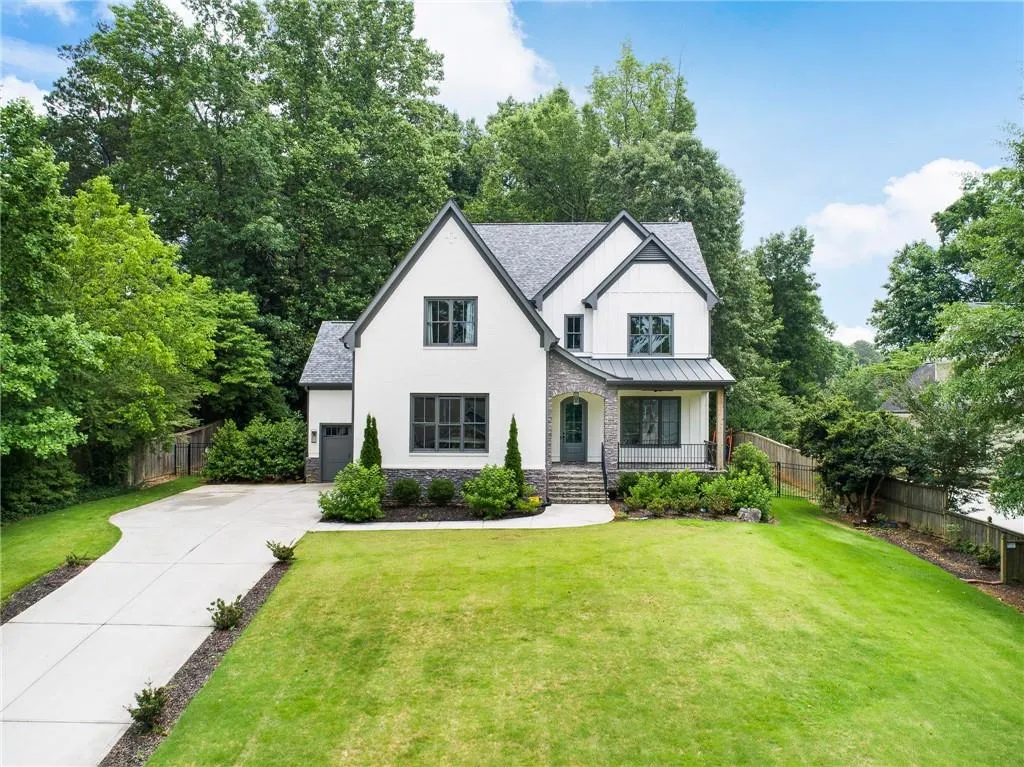 6475 Long Island Drive, Sandy Springs, Georgia 30328, 5 Bedrooms Bedrooms, ,4 BathroomsBathrooms,Residential,Sold,6475 Long Island Drive,7062176