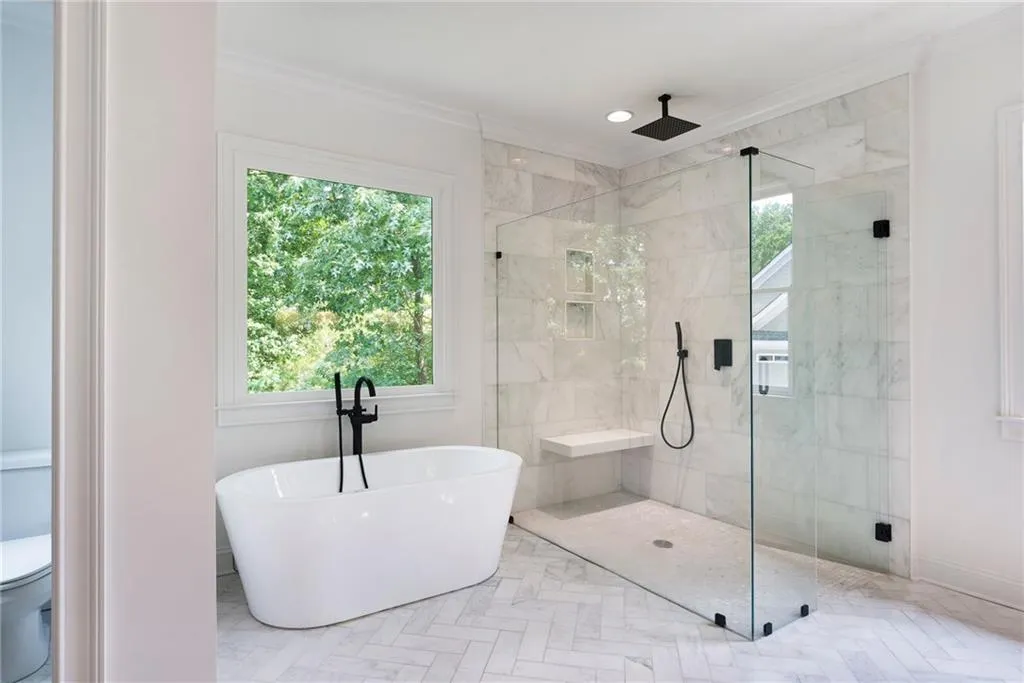 6475 Long Island Drive, Sandy Springs, Georgia 30328, 5 Bedrooms Bedrooms, ,4 BathroomsBathrooms,Residential,Sold,6475 Long Island Drive,7062176