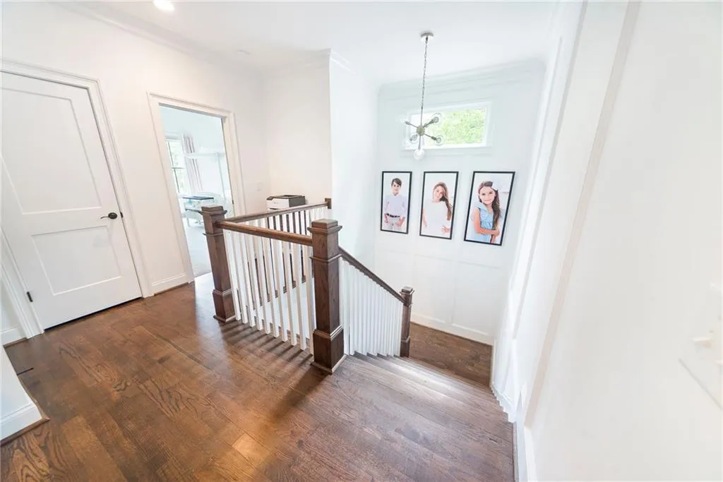 6475 Long Island Drive, Sandy Springs, Georgia 30328, 5 Bedrooms Bedrooms, ,4 BathroomsBathrooms,Residential,Sold,6475 Long Island Drive,7062176