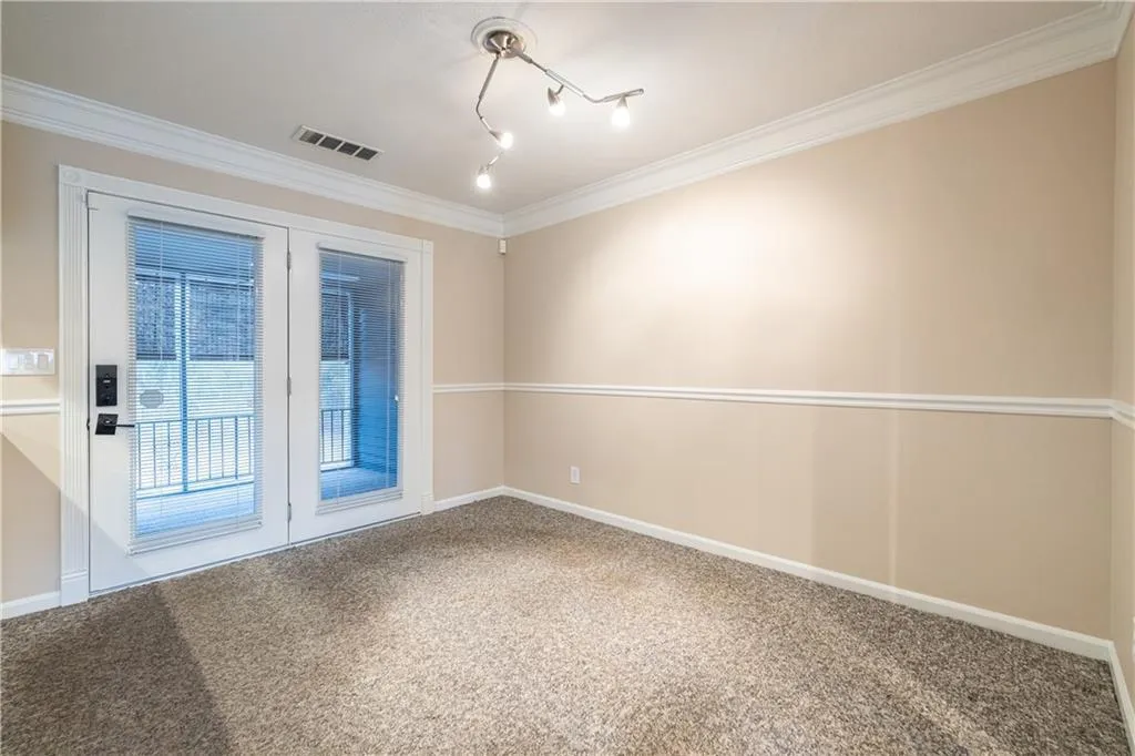 6700 Roswell Road Unit 1c, Sandy Springs, Georgia 30328, 3 Bedrooms Bedrooms, ,2 BathroomsBathrooms,Residential,Sold,6700 Roswell Road Unit 1c,7713846