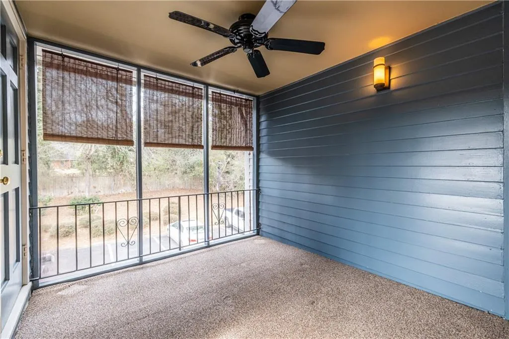 6700 Roswell Road Unit 1c, Sandy Springs, Georgia 30328, 3 Bedrooms Bedrooms, ,2 BathroomsBathrooms,Residential,Sold,6700 Roswell Road Unit 1c,7713846
