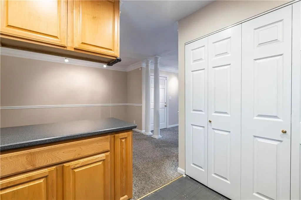 6700 Roswell Road Unit 1c, Sandy Springs, Georgia 30328, 3 Bedrooms Bedrooms, ,2 BathroomsBathrooms,Residential,Sold,6700 Roswell Road Unit 1c,7713846
