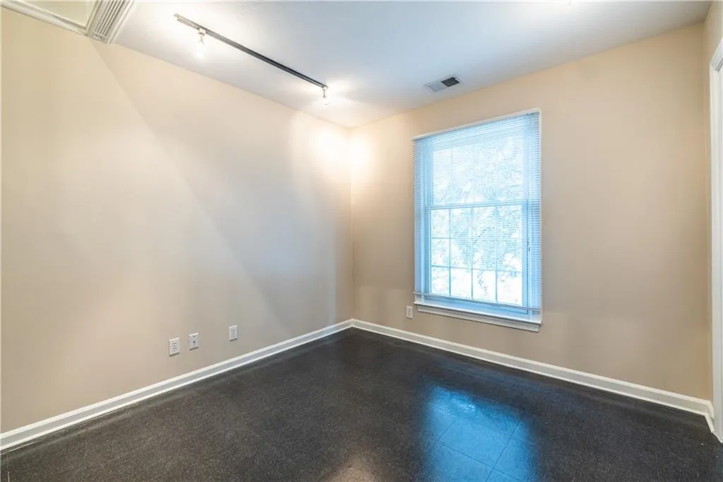 6700 Roswell Road Unit 1c, Sandy Springs, Georgia 30328, 3 Bedrooms Bedrooms, ,2 BathroomsBathrooms,Residential,Sold,6700 Roswell Road Unit 1c,7713846