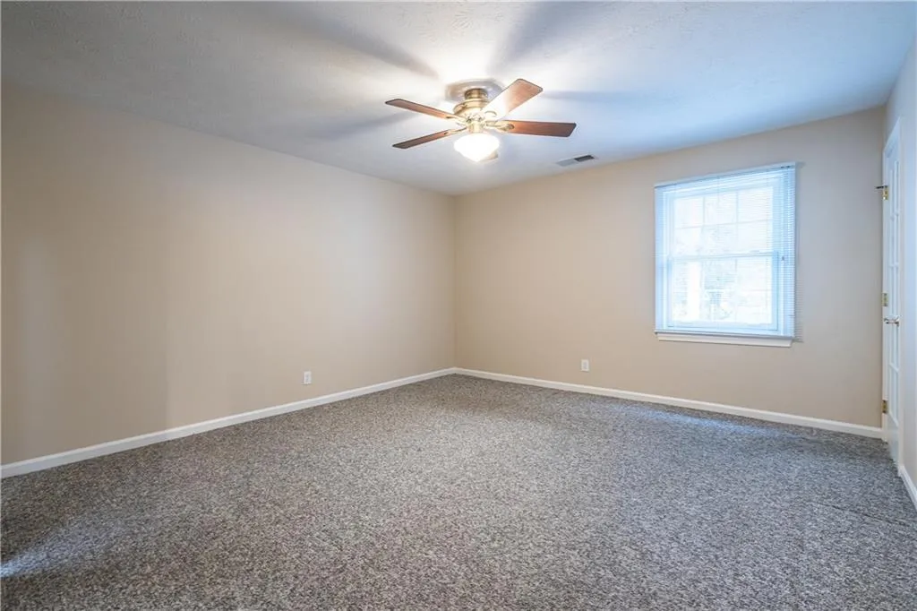 6700 Roswell Road Unit 1c, Sandy Springs, Georgia 30328, 3 Bedrooms Bedrooms, ,2 BathroomsBathrooms,Residential,Sold,6700 Roswell Road Unit 1c,7713846