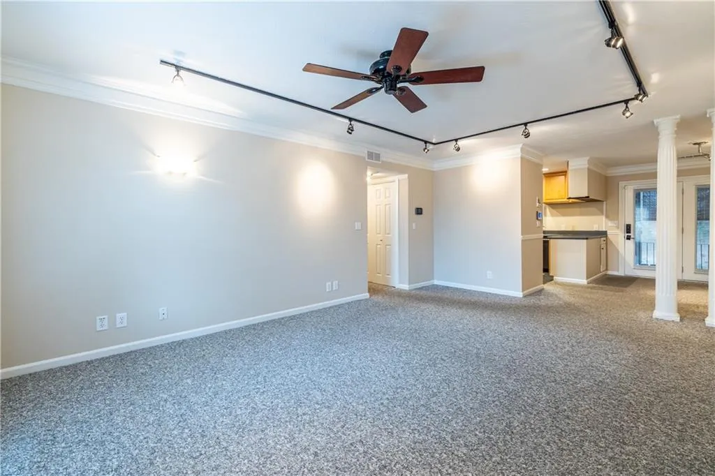 6700 Roswell Road Unit 1c, Sandy Springs, Georgia 30328, 3 Bedrooms Bedrooms, ,2 BathroomsBathrooms,Residential,Sold,6700 Roswell Road Unit 1c,7713846