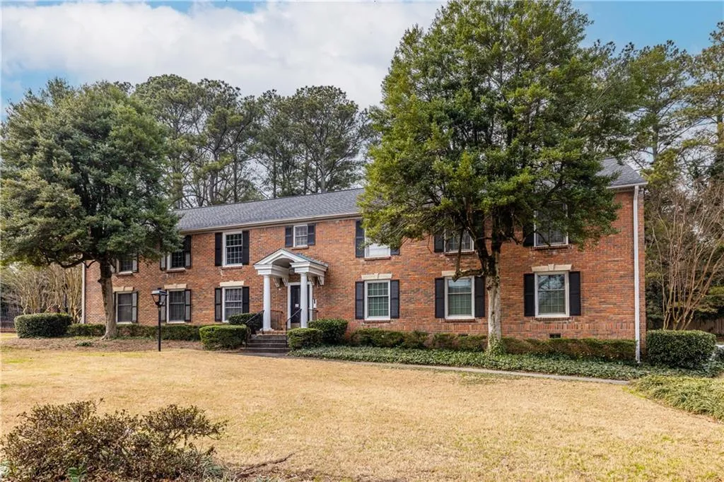 6700 Roswell Road Unit 1c, Sandy Springs, Georgia 30328, 3 Bedrooms Bedrooms, ,2 BathroomsBathrooms,Residential,For Sale,6700 Roswell Road Unit 1c,7713846