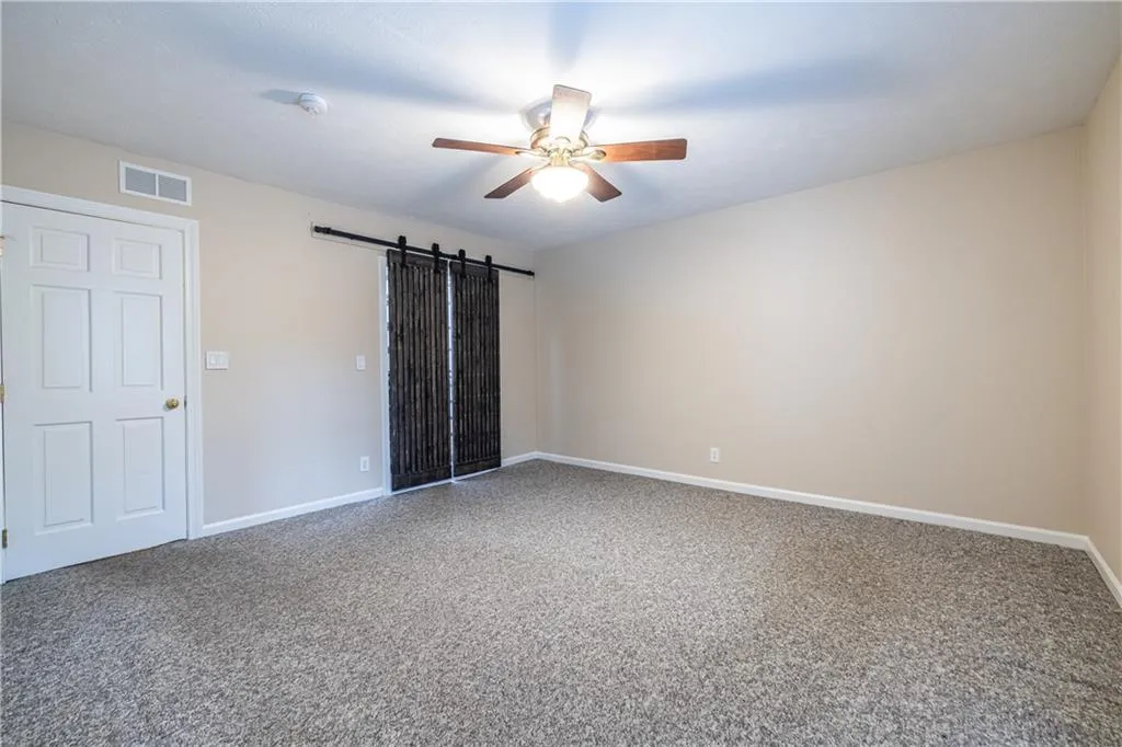 6700 Roswell Road Unit 1c, Sandy Springs, Georgia 30328, 3 Bedrooms Bedrooms, ,2 BathroomsBathrooms,Residential,Sold,6700 Roswell Road Unit 1c,7713846