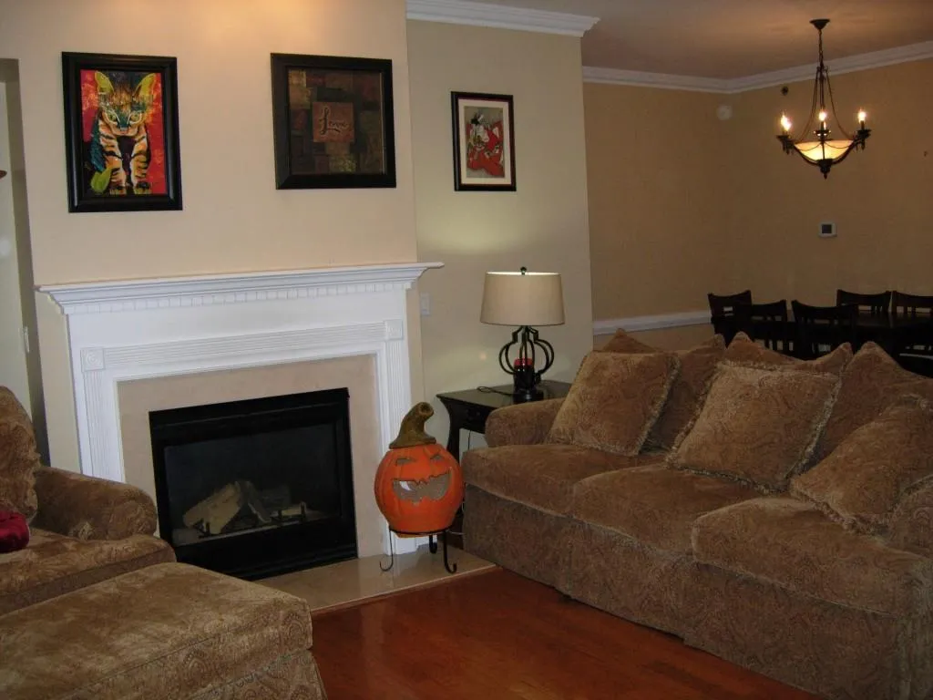 211 Colonial Homes Drive Unit 2202, Atlanta, Georgia 30309, 2 Bedrooms Bedrooms, ,2 BathroomsBathrooms,Residential,Sold,211 Colonial Homes Drive Unit 2202,5702108