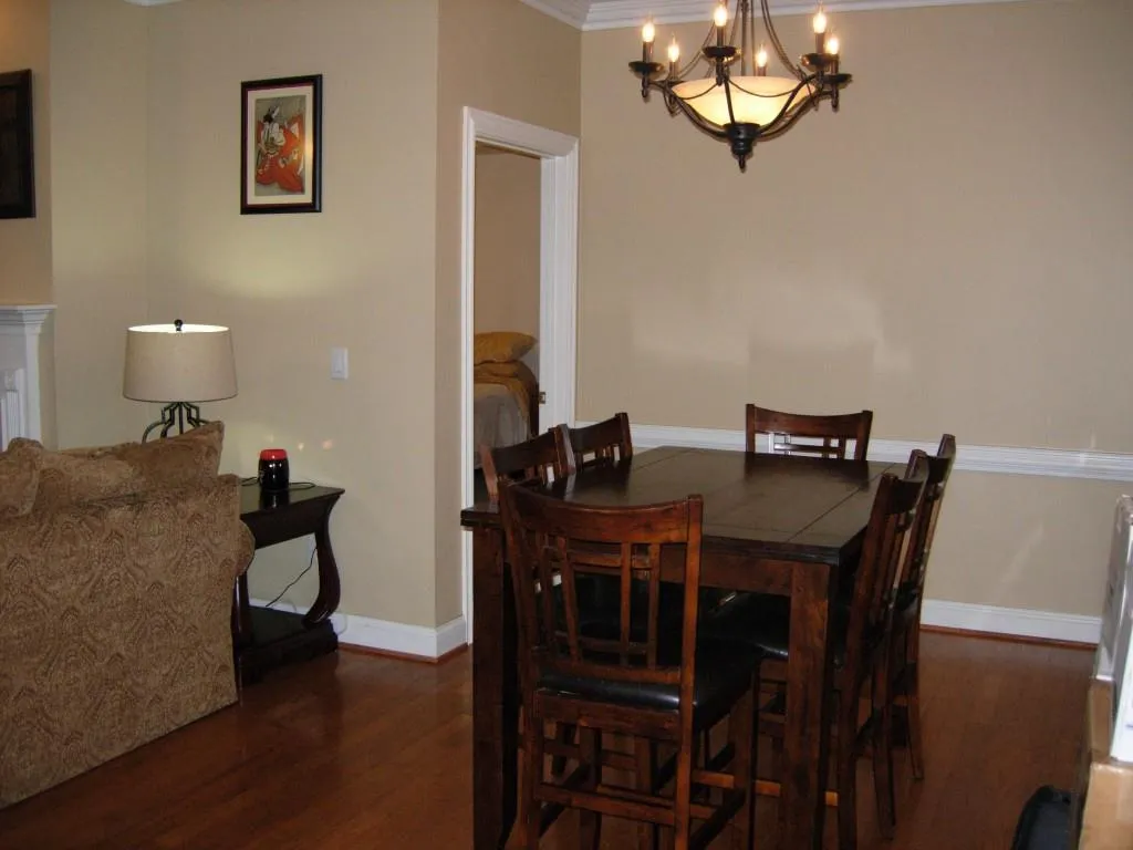 211 Colonial Homes Drive Unit 2202, Atlanta, Georgia 30309, 2 Bedrooms Bedrooms, ,2 BathroomsBathrooms,Residential,Sold,211 Colonial Homes Drive Unit 2202,5702108