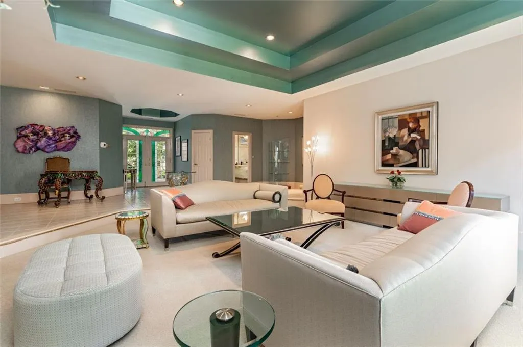 285 Ledgemont Court, Atlanta, Georgia 30342, 4 Bedrooms Bedrooms, ,4 BathroomsBathrooms,Residential,Sold,285 Ledgemont Court,6966325