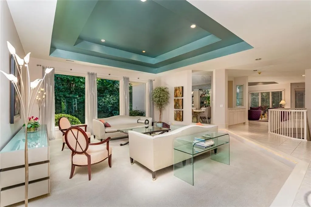 285 Ledgemont Court, Atlanta, Georgia 30342, 4 Bedrooms Bedrooms, ,4 BathroomsBathrooms,Residential,Sold,285 Ledgemont Court,6966325