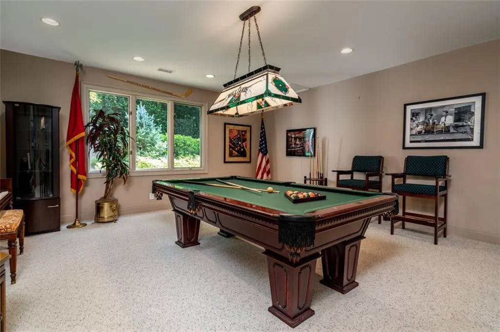 285 Ledgemont Court, Atlanta, Georgia 30342, 4 Bedrooms Bedrooms, ,4 BathroomsBathrooms,Residential,Sold,285 Ledgemont Court,6966325