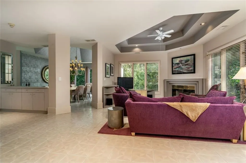 285 Ledgemont Court, Atlanta, Georgia 30342, 4 Bedrooms Bedrooms, ,4 BathroomsBathrooms,Residential,Sold,285 Ledgemont Court,6966325