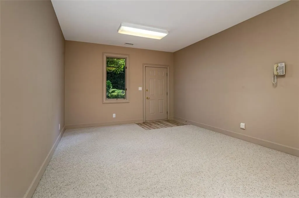 285 Ledgemont Court, Atlanta, Georgia 30342, 4 Bedrooms Bedrooms, ,4 BathroomsBathrooms,Residential,Sold,285 Ledgemont Court,6966325