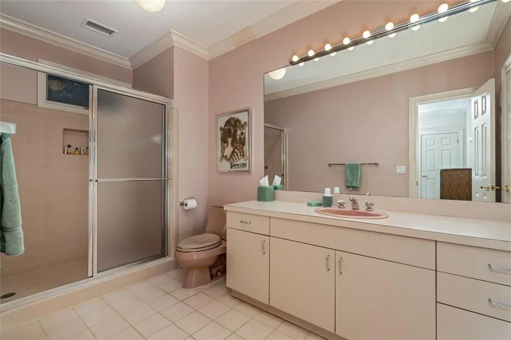 285 Ledgemont Court, Atlanta, Georgia 30342, 4 Bedrooms Bedrooms, ,4 BathroomsBathrooms,Residential,Sold,285 Ledgemont Court,6966325