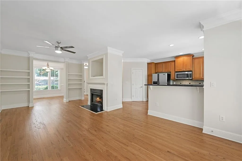 5482 Glenridge View, Atlanta, Georgia 30342, 2 Bedrooms Bedrooms, ,2 BathroomsBathrooms,Residential,Sold,5482 Glenridge View,7446978