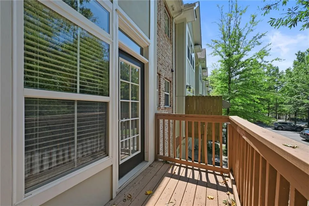 5482 Glenridge View, Atlanta, Georgia 30342, 2 Bedrooms Bedrooms, ,2 BathroomsBathrooms,Residential,Sold,5482 Glenridge View,7446978