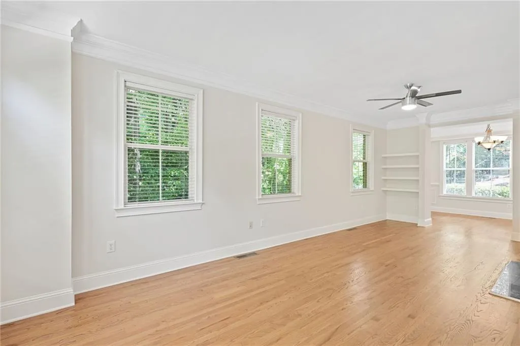 5482 Glenridge View, Atlanta, Georgia 30342, 2 Bedrooms Bedrooms, ,2 BathroomsBathrooms,Residential,Sold,5482 Glenridge View,7446978