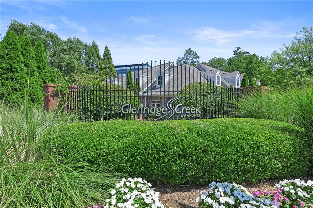 5482 Glenridge View, Atlanta, Georgia 30342, 2 Bedrooms Bedrooms, ,2 BathroomsBathrooms,Residential,Sold,5482 Glenridge View,7446978