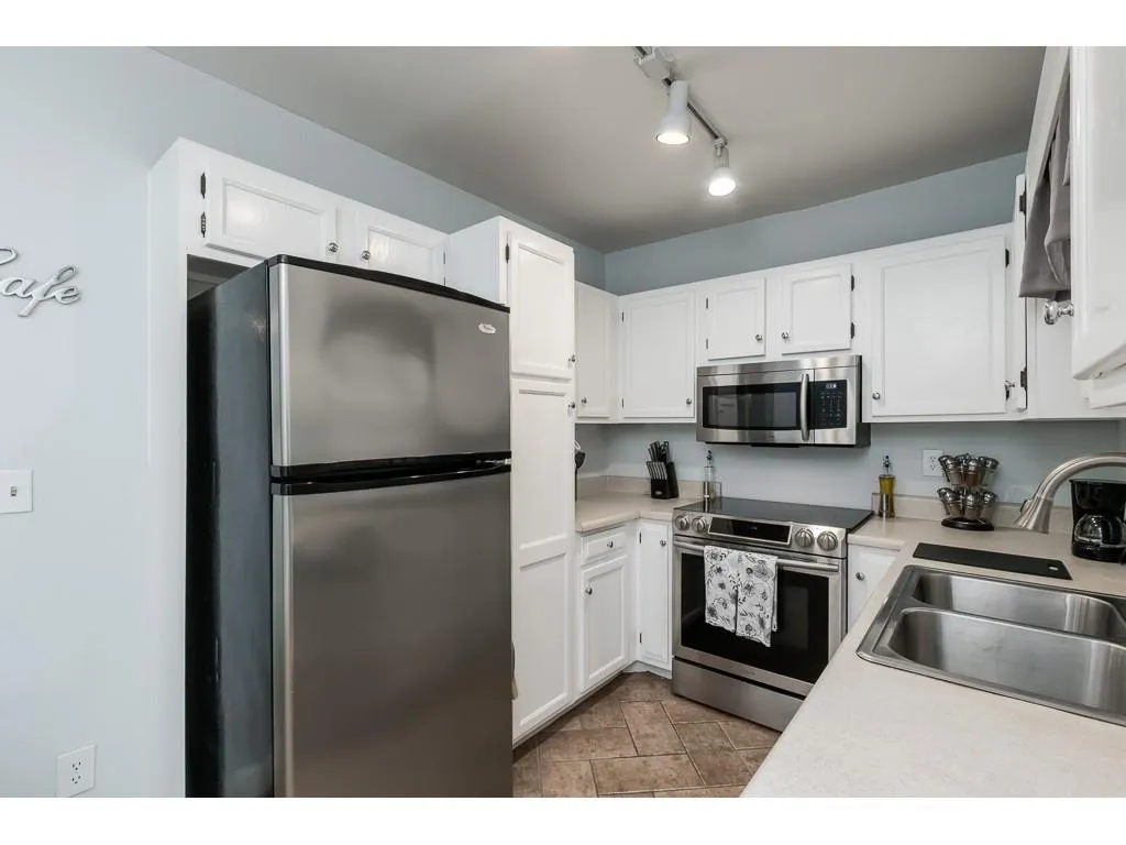7500 Roswell Road Unit 21, Sandy Springs, Georgia 30350, 2 Bedrooms Bedrooms, ,2 BathroomsBathrooms,Residential,Sold,7500 Roswell Road Unit 21,6673043