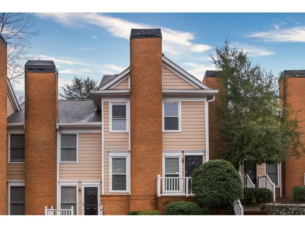 7500 Roswell Road Unit 21, Sandy Springs, Georgia 30350, 2 Bedrooms Bedrooms, ,2 BathroomsBathrooms,Residential,Sold,7500 Roswell Road Unit 21,6673043
