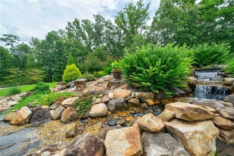 1810 Northridge Road, Sandy Springs, Georgia 30350, 3 Bedrooms Bedrooms, ,4 BathroomsBathrooms,Residential,Sold,1810 Northridge Road,6787626