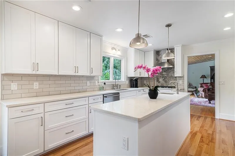 1810 Northridge Road, Sandy Springs, Georgia 30350, 3 Bedrooms Bedrooms, ,4 BathroomsBathrooms,Residential,Sold,1810 Northridge Road,6787626