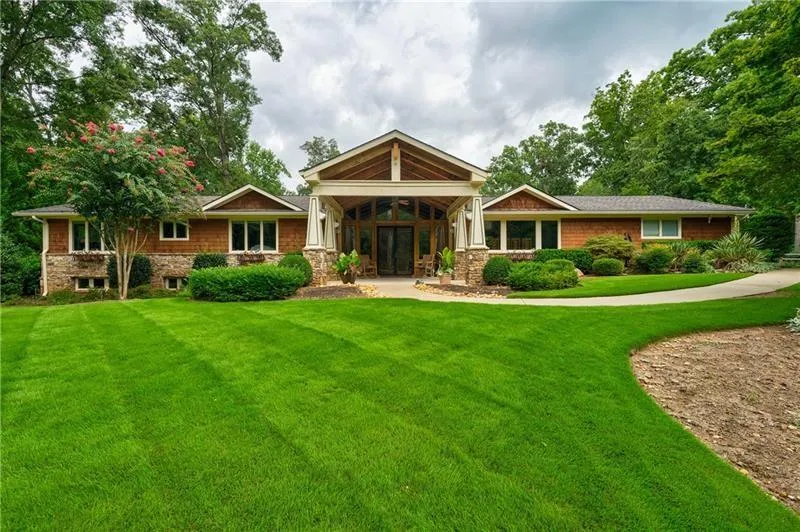 1810 Northridge Road, Sandy Springs, Georgia 30350, 3 Bedrooms Bedrooms, ,4 BathroomsBathrooms,Residential,Sold,1810 Northridge Road,6787626