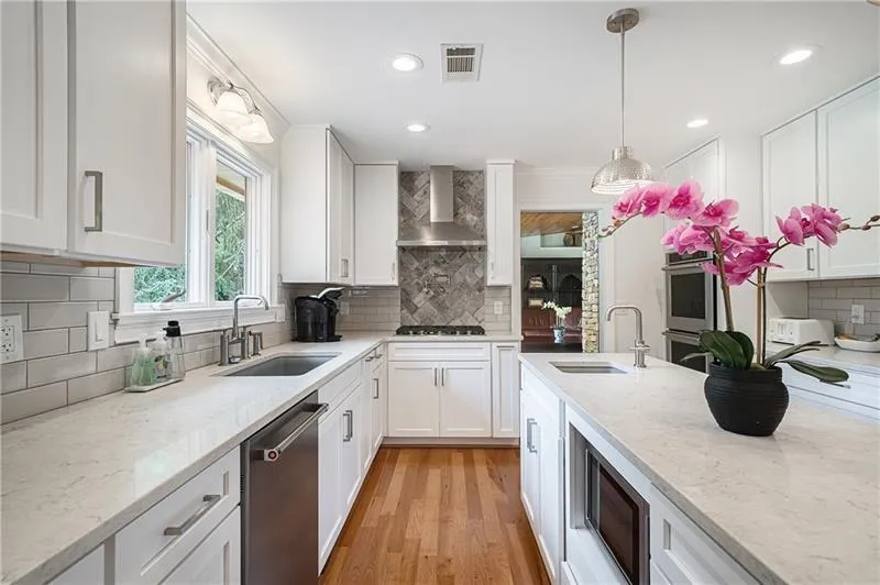 1810 Northridge Road, Sandy Springs, Georgia 30350, 3 Bedrooms Bedrooms, ,4 BathroomsBathrooms,Residential,Sold,1810 Northridge Road,6787626