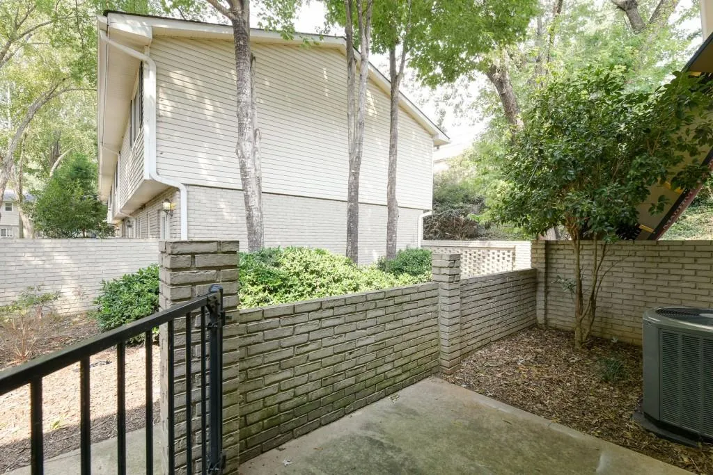 6940 Roswell Road Unit 25e, Sandy Springs, Georgia 30328, 1 Bedroom Bedrooms, ,1 BathroomBathrooms,Residential,Sold,6940 Roswell Road Unit 25e,5904804