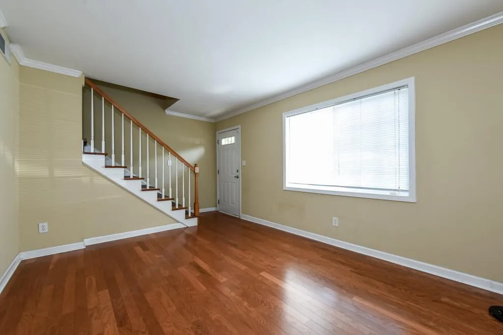 6940 Roswell Road Unit 25e, Sandy Springs, Georgia 30328, 1 Bedroom Bedrooms, ,1 BathroomBathrooms,Residential,Sold,6940 Roswell Road Unit 25e,5904804