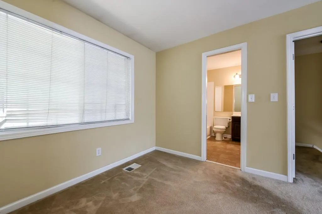 6940 Roswell Road Unit 25e, Sandy Springs, Georgia 30328, 1 Bedroom Bedrooms, ,1 BathroomBathrooms,Residential,Sold,6940 Roswell Road Unit 25e,5904804