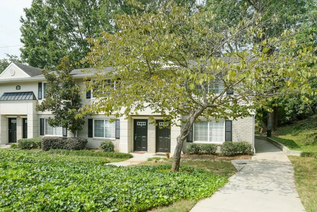 6940 Roswell Road Unit 25e, Sandy Springs, Georgia 30328, 1 Bedroom Bedrooms, ,1 BathroomBathrooms,Residential,Sold,6940 Roswell Road Unit 25e,5904804