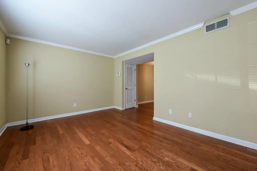 6940 Roswell Road Unit 25e, Sandy Springs, Georgia 30328, 1 Bedroom Bedrooms, ,1 BathroomBathrooms,Residential,Sold,6940 Roswell Road Unit 25e,5904804