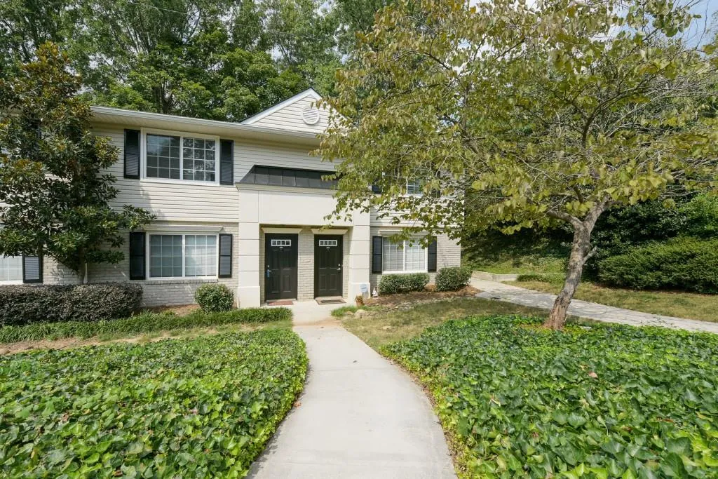 6940 Roswell Road Unit 25e, Sandy Springs, Georgia 30328, 1 Bedroom Bedrooms, ,1 BathroomBathrooms,Residential,Sold,6940 Roswell Road Unit 25e,5904804