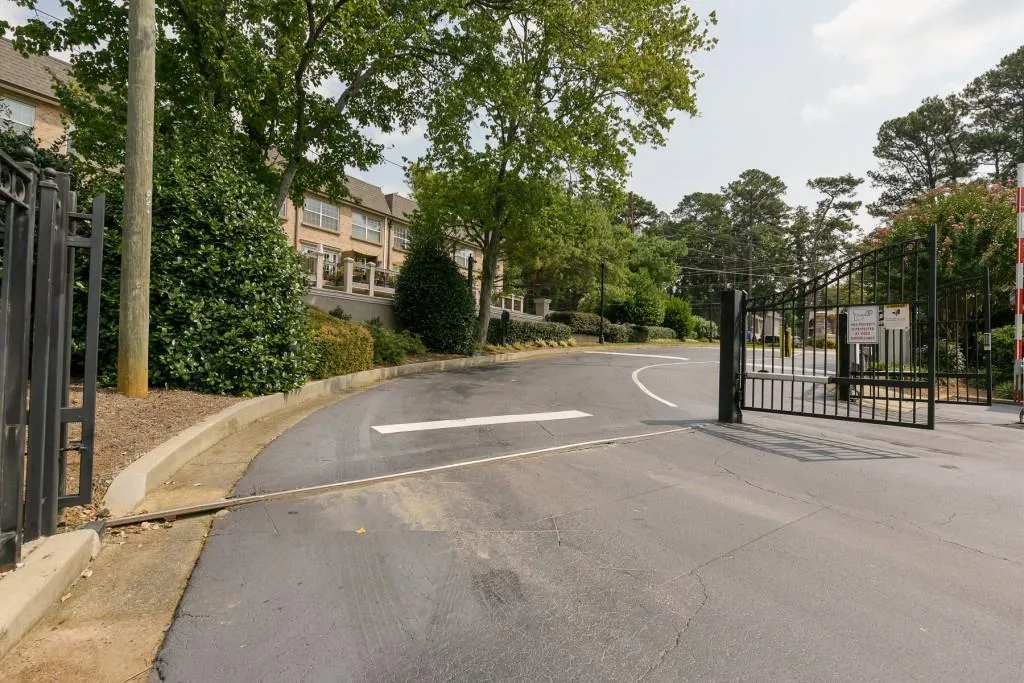 6940 Roswell Road Unit 25e, Sandy Springs, Georgia 30328, 1 Bedroom Bedrooms, ,1 BathroomBathrooms,Residential,Sold,6940 Roswell Road Unit 25e,5904804