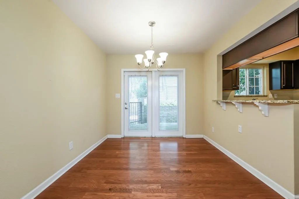 6940 Roswell Road Unit 25e, Sandy Springs, Georgia 30328, 1 Bedroom Bedrooms, ,1 BathroomBathrooms,Residential,Sold,6940 Roswell Road Unit 25e,5904804