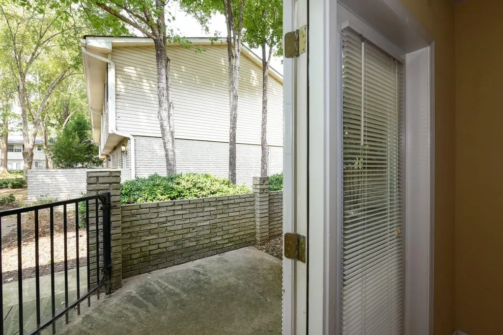 6940 Roswell Road Unit 25e, Sandy Springs, Georgia 30328, 1 Bedroom Bedrooms, ,1 BathroomBathrooms,Residential,Sold,6940 Roswell Road Unit 25e,5904804